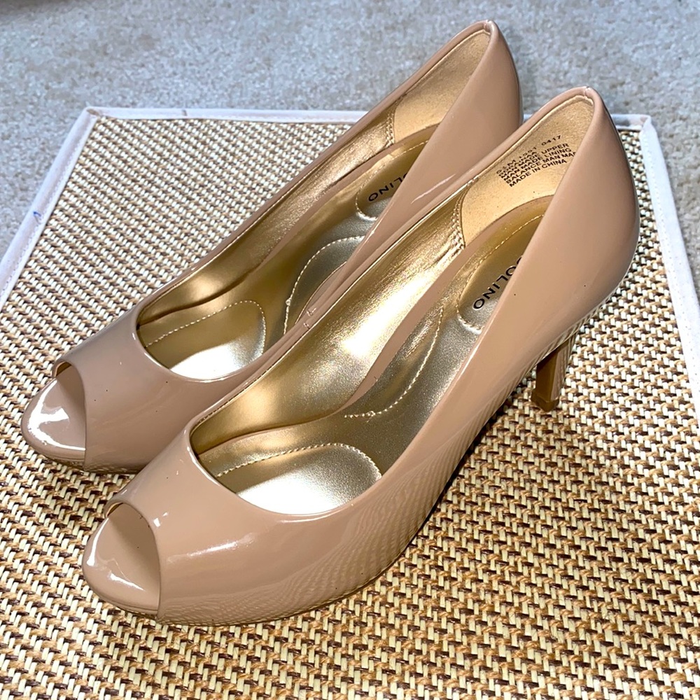 Bandolino Patent Nude Peep Toe Heels 5.5